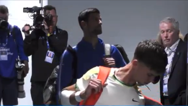 “Ne tu, Dino!”: Prizmić promašio put na teren, Nole skretničar pomogao (Video)
