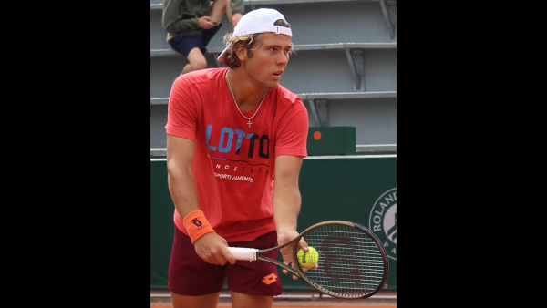Zverev u finalu Rolan Garosa, čeka pobednika italijanskog derbija