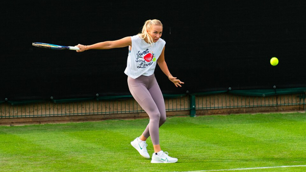 Neprijatno na mreži: Potapova izbegla zagrljaj Ruskinje, Jovićeva odustala od Birmingema